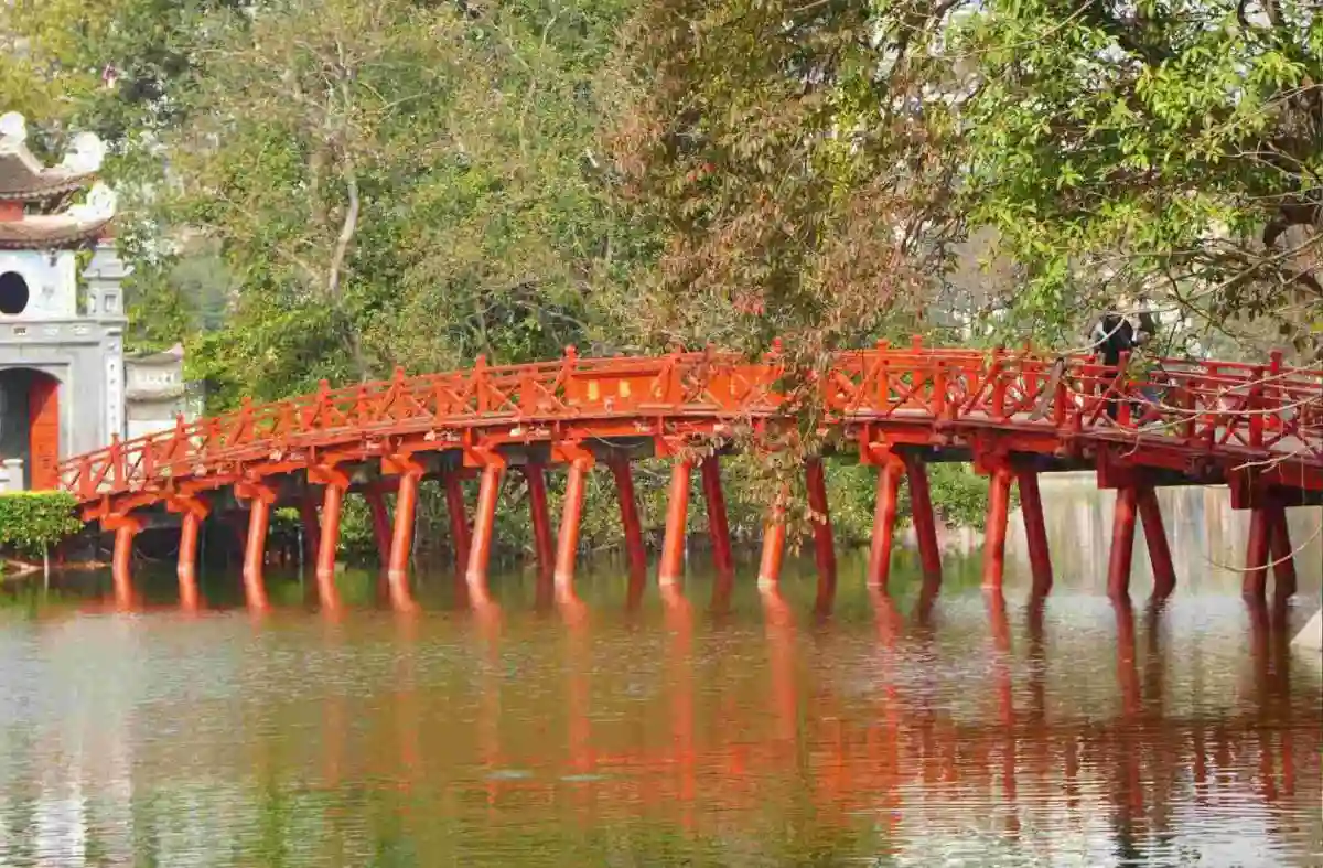 Explore Hanoi on a Budget: Your Guide to Free Walking Tours