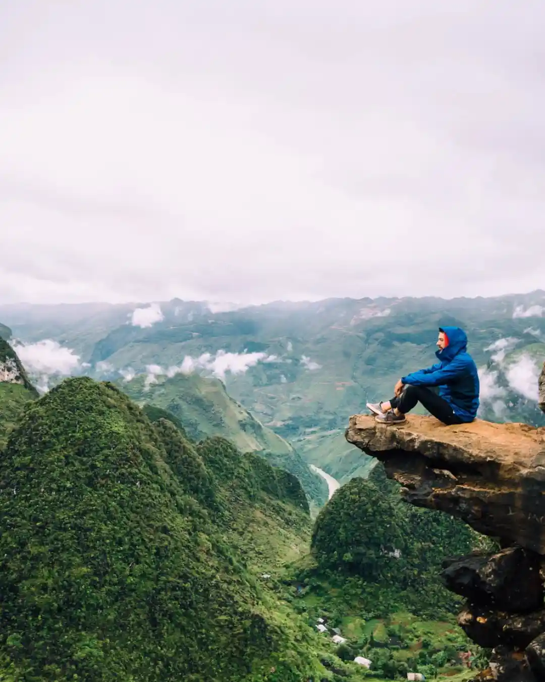 Photographer capturing sunrise light over Hoang Su Phi terraces