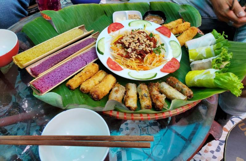	Hanoi Food Experiences